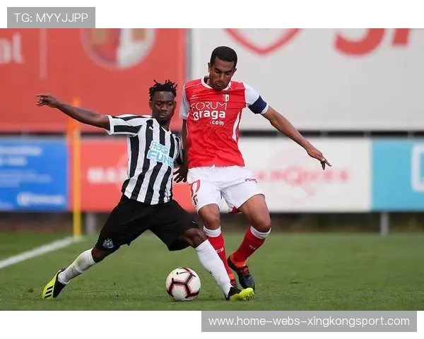 本菲卡内维斯中路压迫得球反击推射破网，助力球队全取三分