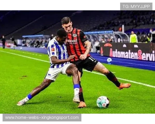 法兰克福恩迪卡在训练中对抗强度十足