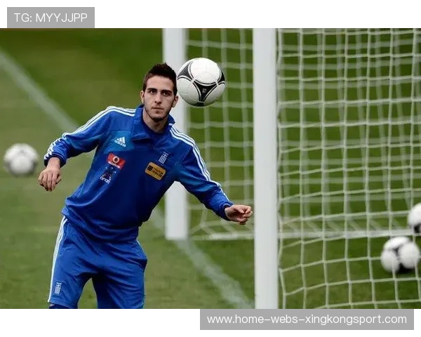 奥林匹亚科斯福图尼斯多次精准挑传引发掌声